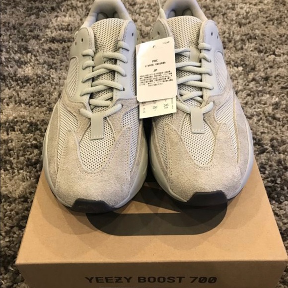 Yeezy 700 salt - Picture 4 of 7